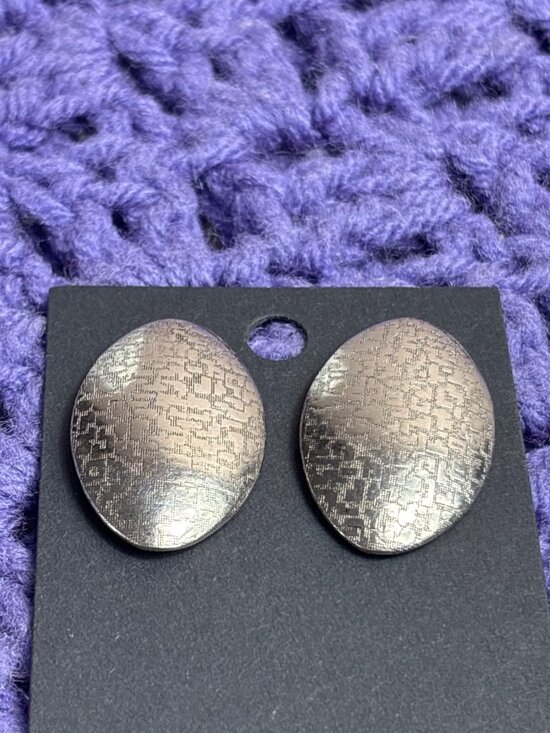 Jewelry - Vintage Silvertone Textured Oval Stud Earrings 1/25 inches